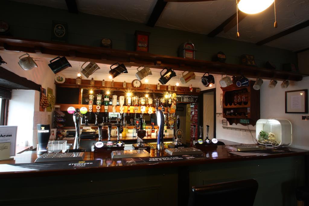 Bed and Breakfast Emlyn Arms Llanarthney Экстерьер фото