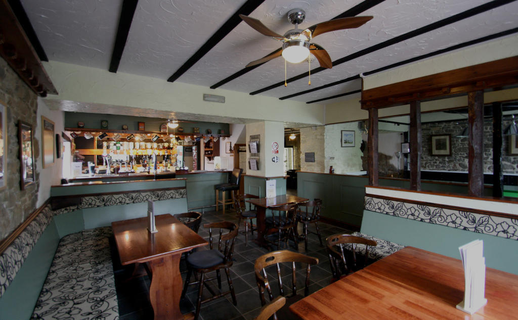 Bed and Breakfast Emlyn Arms Llanarthney Экстерьер фото